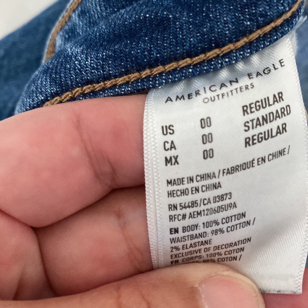American Eagle Mom Jeans Straight Leg - Picture 4 of 8